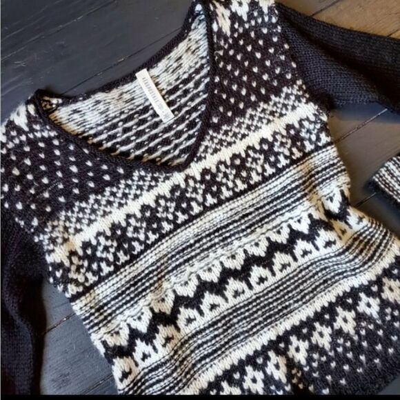 ⚘Forever 21 Thick Sweater - Picture 3 of 8